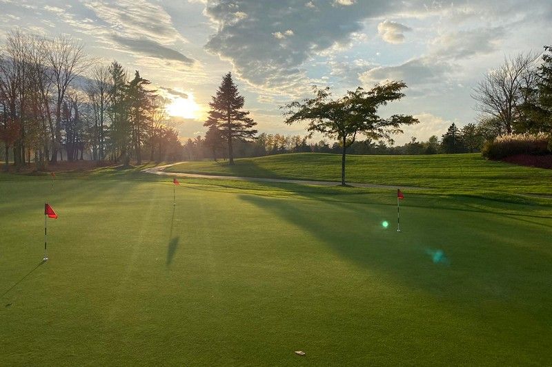 Projet immobilier à Sherbrooke : un développement résidentiel de 16 terrains en bordure du Golf Longchamp